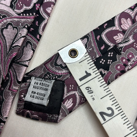 Geoffrey Beene Hand Made Silk Tie - Picture 5 of 5